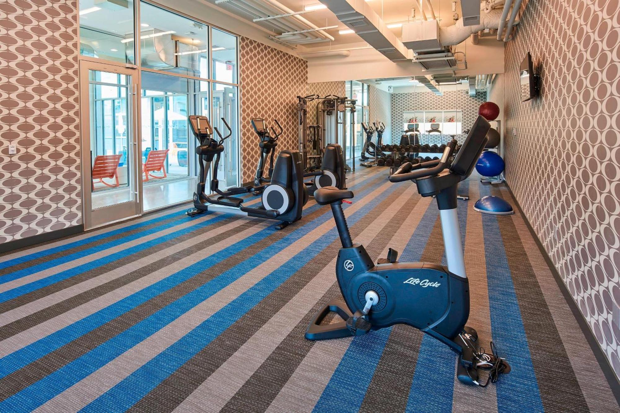 Aloft Cleveland Airport Hotel Северен Олмстед Екстериор снимка