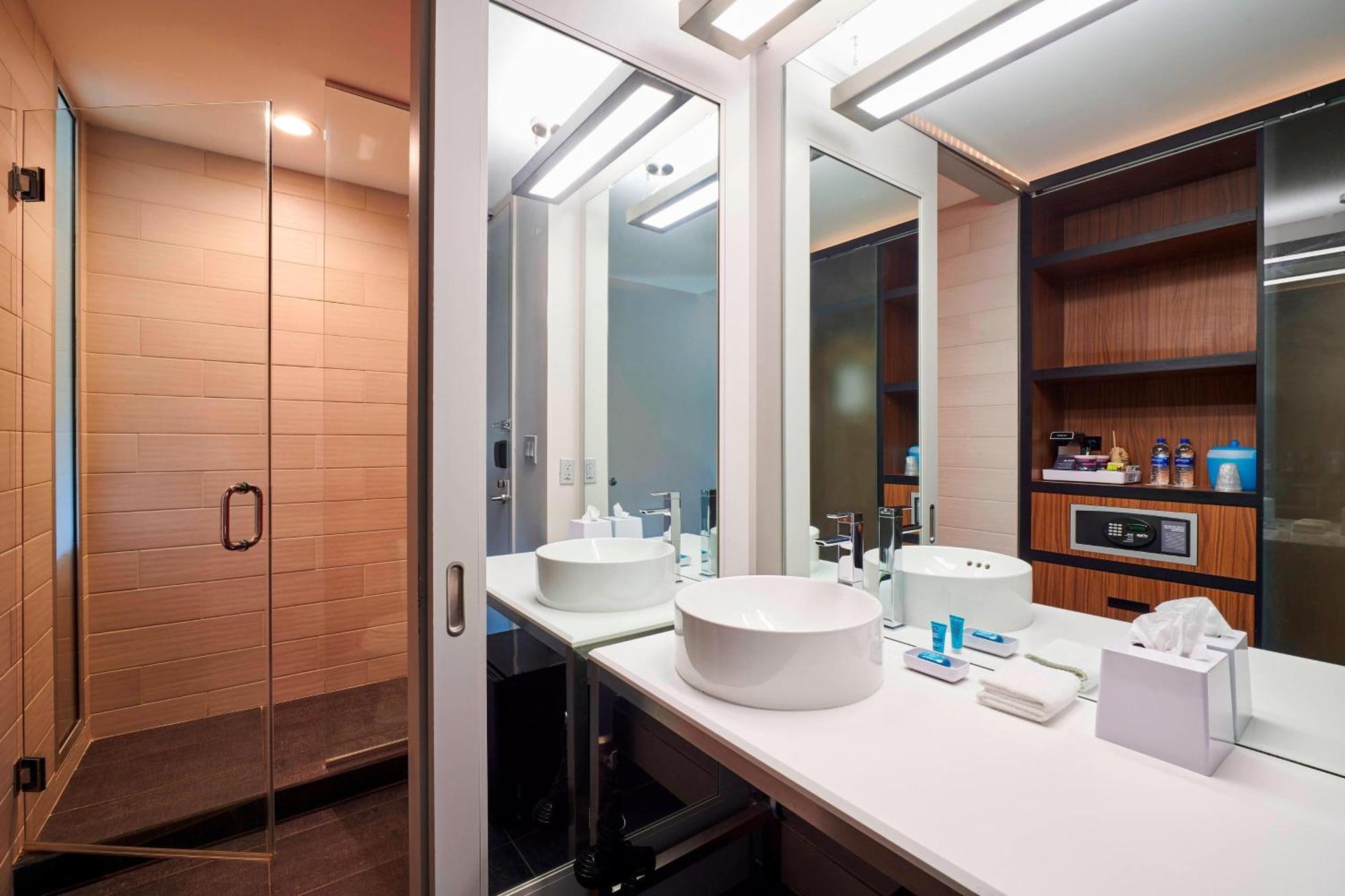 Aloft Cleveland Airport Hotel Северен Олмстед Екстериор снимка