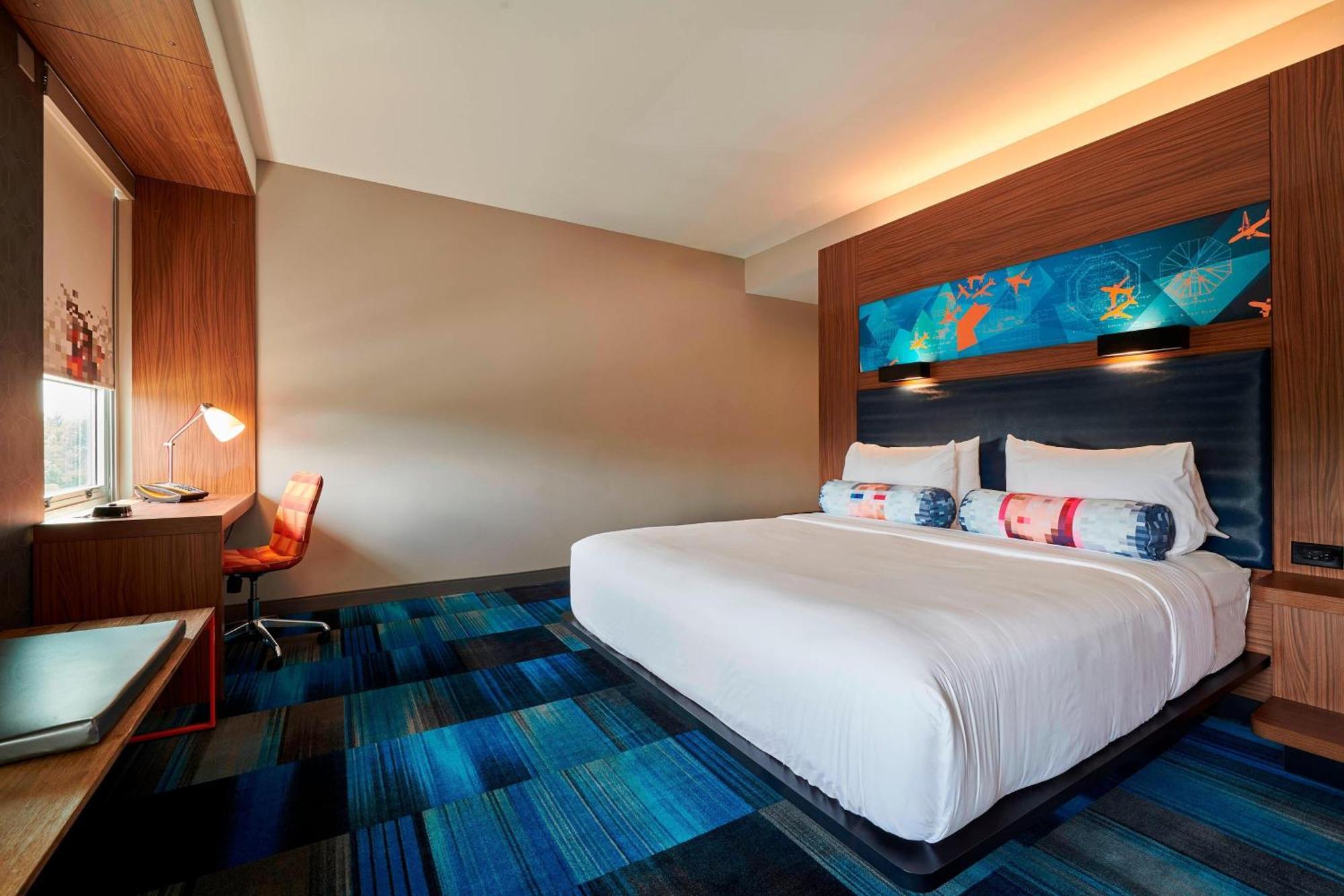 Aloft Cleveland Airport Hotel Северен Олмстед Екстериор снимка