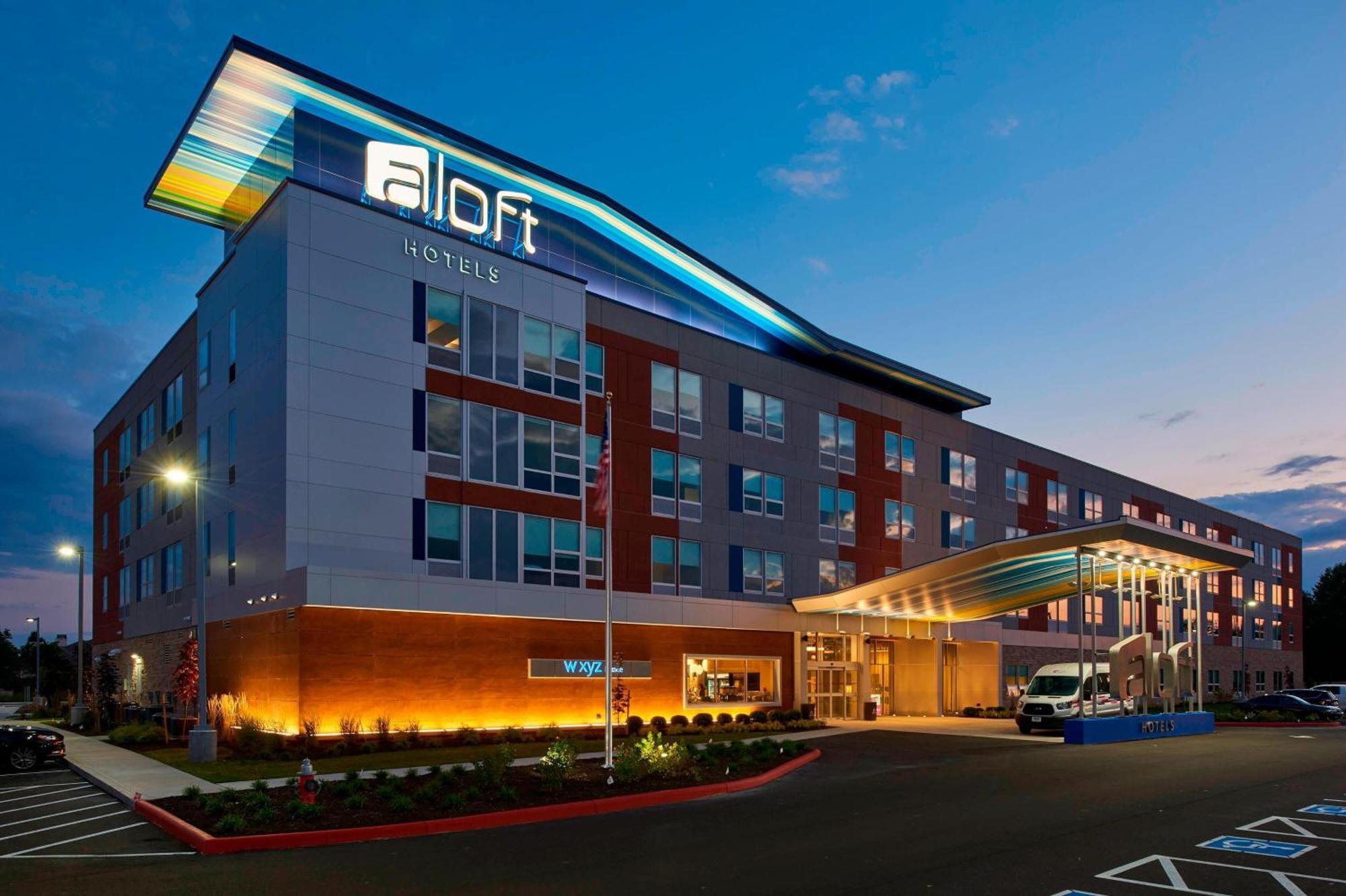Aloft Cleveland Airport Hotel Северен Олмстед Екстериор снимка